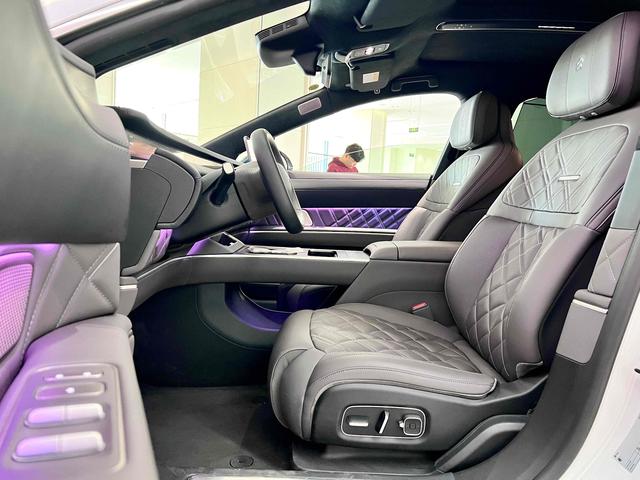 NIO ET9 2025 immagine di auto #8