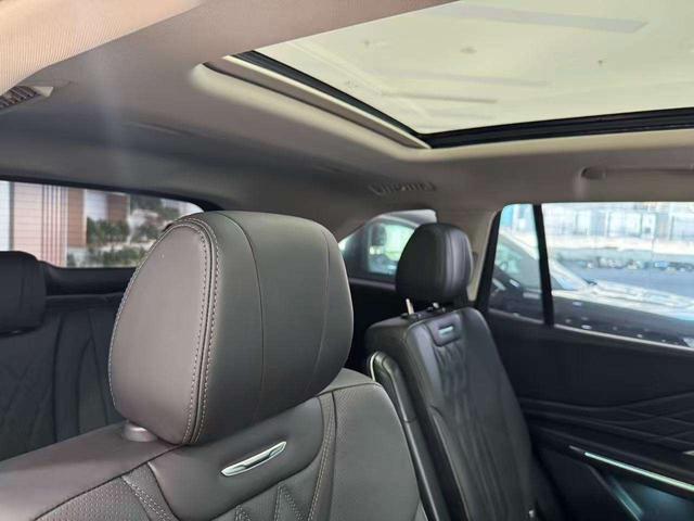 HongQi HS7 PHEV 2024 #8 HongQi HS7 PHEV 2024 car image #8