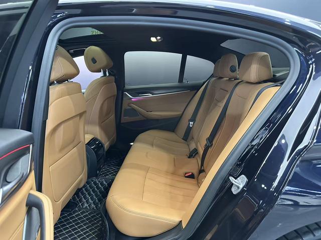 BMW 5 Series (Imported) 2021 immagine di auto #8