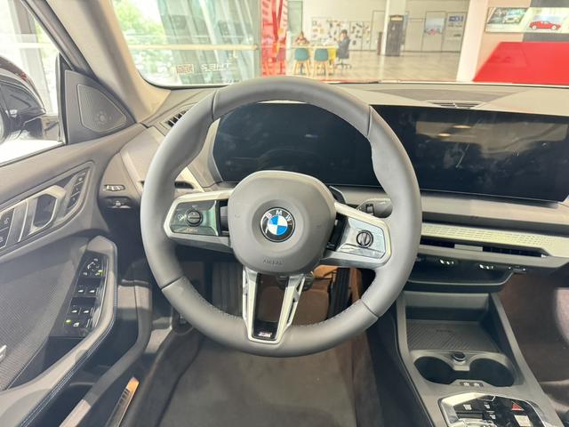 BMW 2 Series car image #8