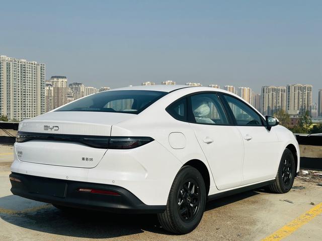 比亚迪 海豹05 DM-i 2025 汽车图片 #8