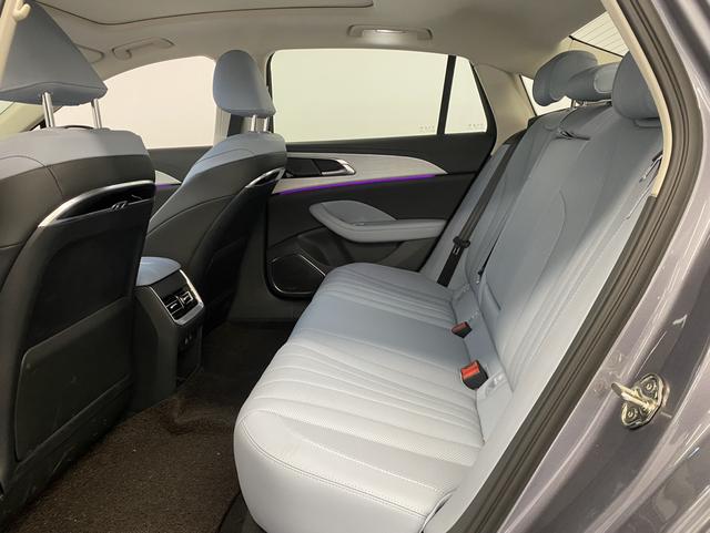 HongQi H5 PHEV 2025 car image #8