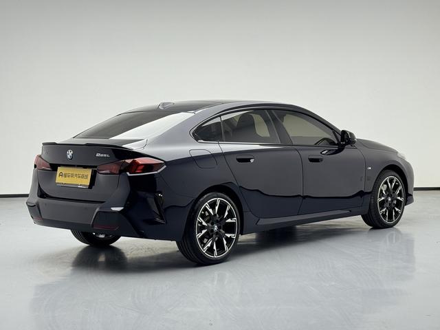 BMW 2 Series 2025 car image #8