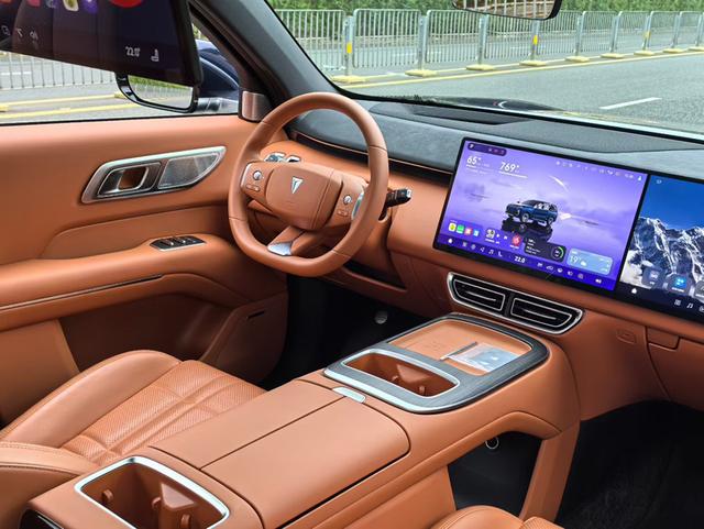 Deepal S09 2025 car image #8