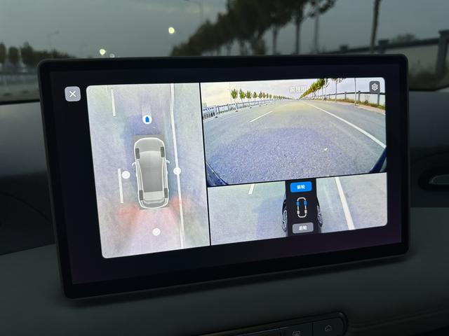 MG 4 EV 2025 #8 MG 4 EV 2025 car image #8