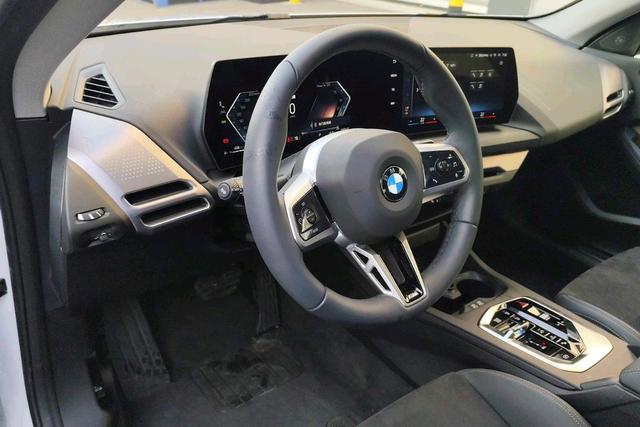 BMW 2 Series 2025 #8 BMW 2 Series 2025 car image #8