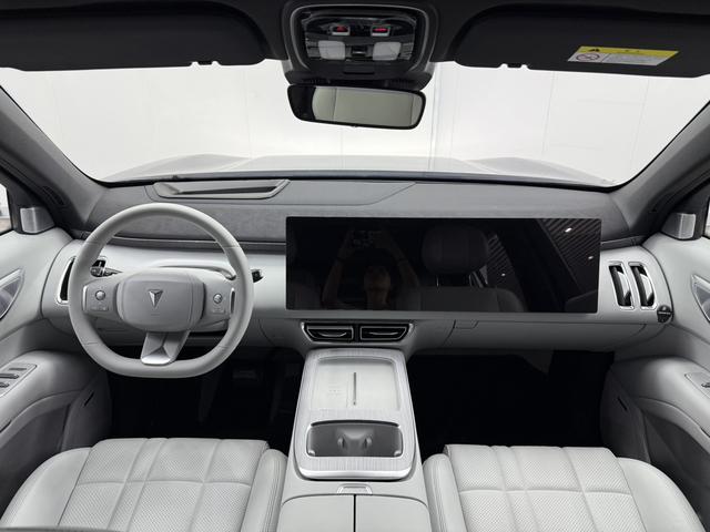 Deepal S09 2025 #8 Deepal S09 2025 car image #8