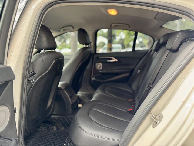 BMW 1 Series 2021 car image #8