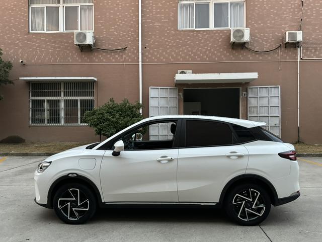 哪吒汽车 哪吒AYA 2023 汽车图片 #8