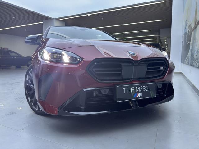 BMW 2 Series 2025 #8 BMW 2 Series 2025 car image #8