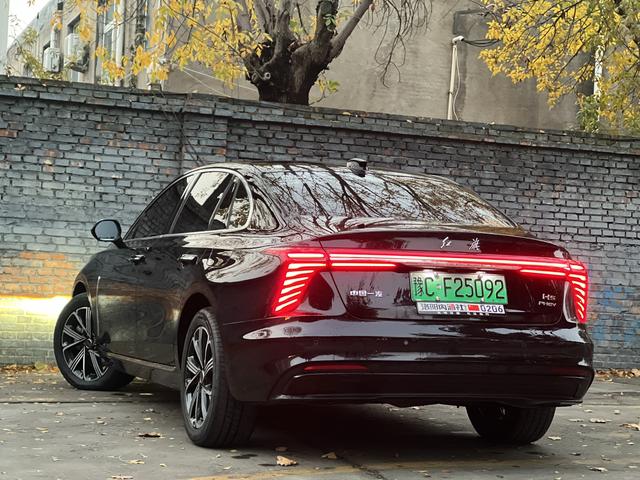 HongQi H5 PHEV 2025 #8 HongQi H5 PHEV 2025 car image #8