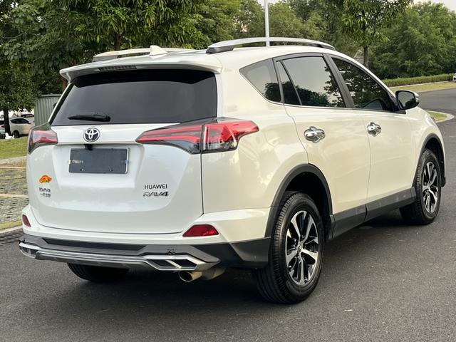Toyota RAV4 Hybird E+ 2016 car image #8