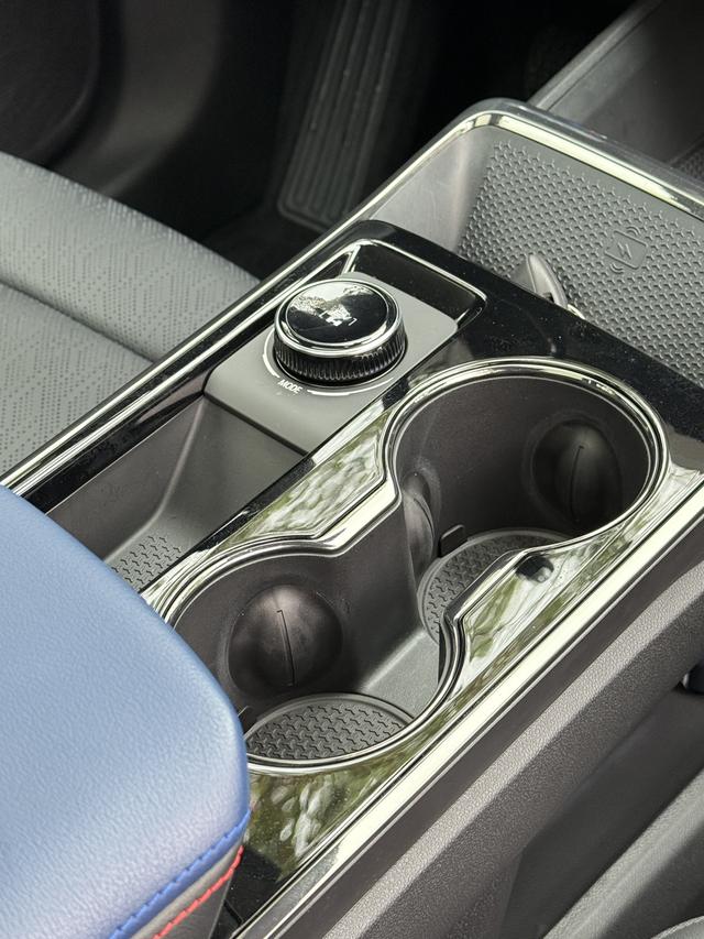 Chevrolet Equinox Plus 2025 #8 Chevrolet Equinox Plus 2025 car image #8