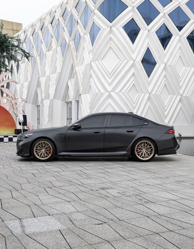 BMW M5 New Energy 2025 #8 BMW M5 New Energy 2025 car image #8