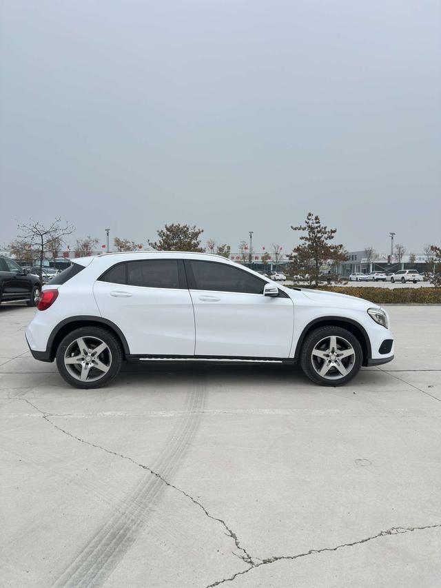 Mercedes-Benz GLA Class (Imported) 2015 #8 Mercedes-Benz GLA Class (Imported) 2015 car image #8