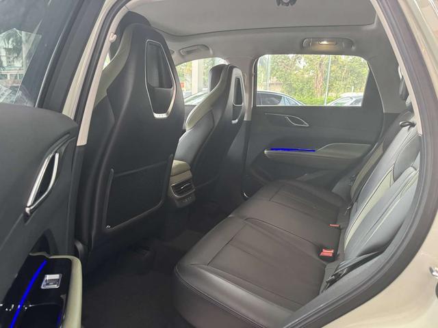 HongQi HS3 2024 car image #8