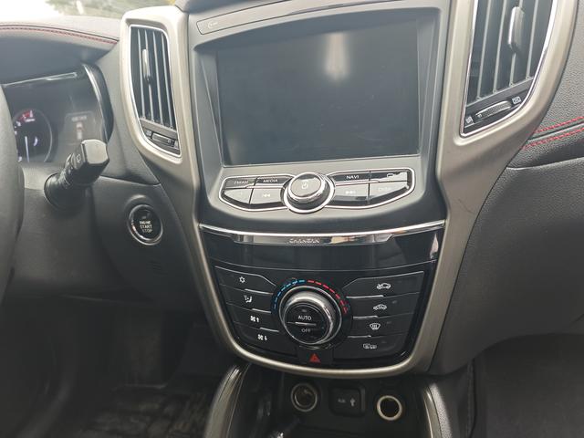 Changan CS15 EV 2018 #8 Changan CS15 EV 2018 car image #8