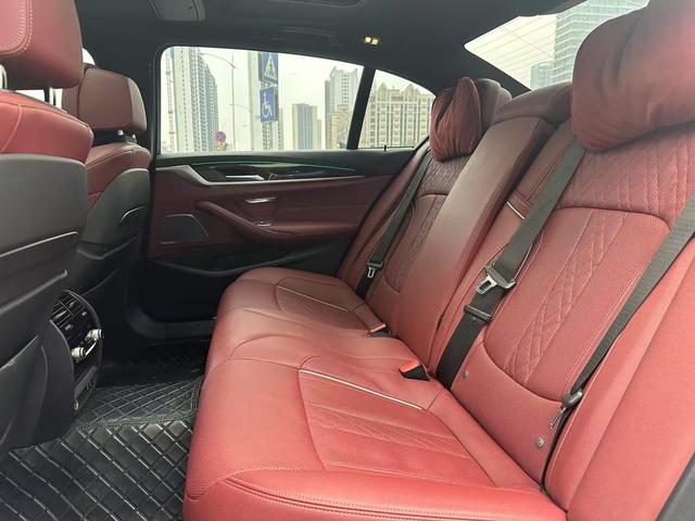 BMW M8 2021 صورة سيارة #8