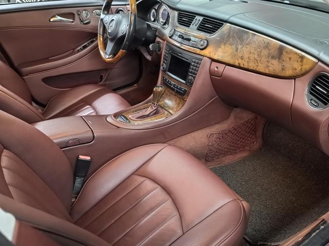 Mercedes-Benz CLS Class 2011 car image #8