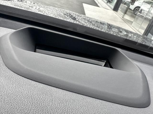 BMW 6 Series GT 2022 #8 BMW 6 Series GT 2022 car image #8