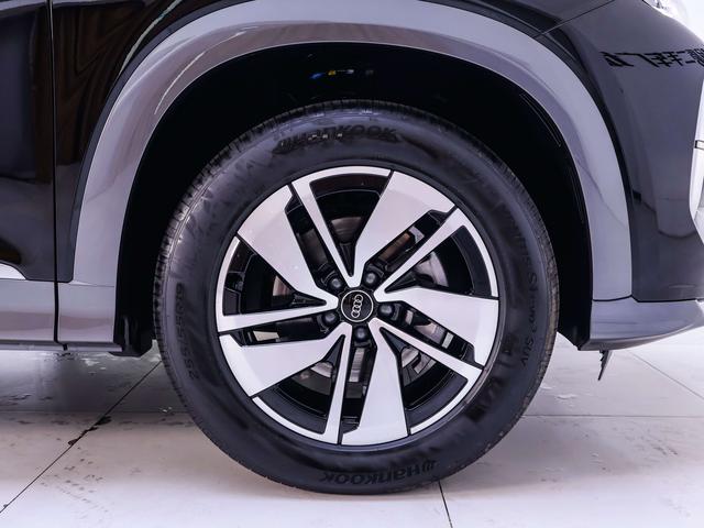 Audi Q6 2025 image de voiture #8