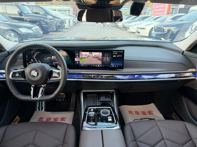 BMW iX M60 2023 car image #8