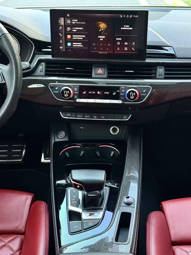 Audi S4 2023 car image #8