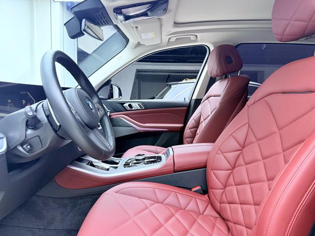 BMW X5 2024 car image #8