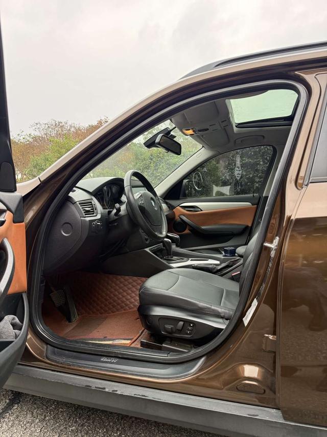 BMW i5 M60 2012 car image #8