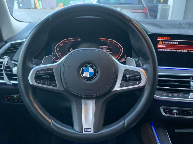 BMW X7 M60i 2019 car image #8