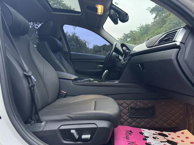 BMW X7 M60i 2016 car image #8