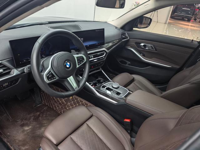 BMW M760Le 2023 #8 BMW M760Le 2023 car image #8