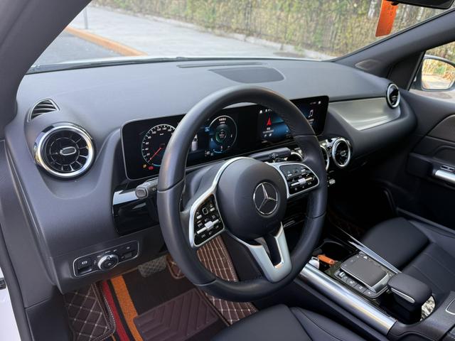 Mercedes-Benz B Class 2020 immagine di auto #8