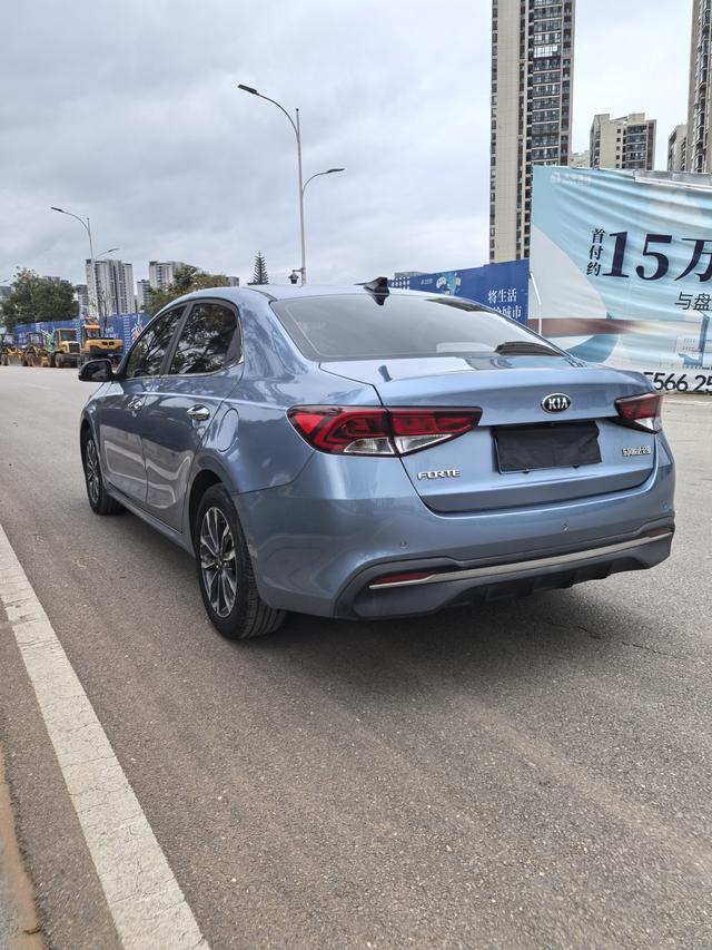 Kia Forte 2018 immagine di auto #8