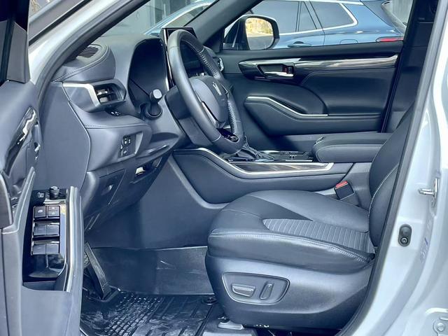 Toyota Crown Kluger 2022 #8 Toyota Crown Kluger 2022 car image #8