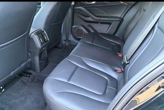 奔腾 奔腾B70 2022 汽车图片 #8