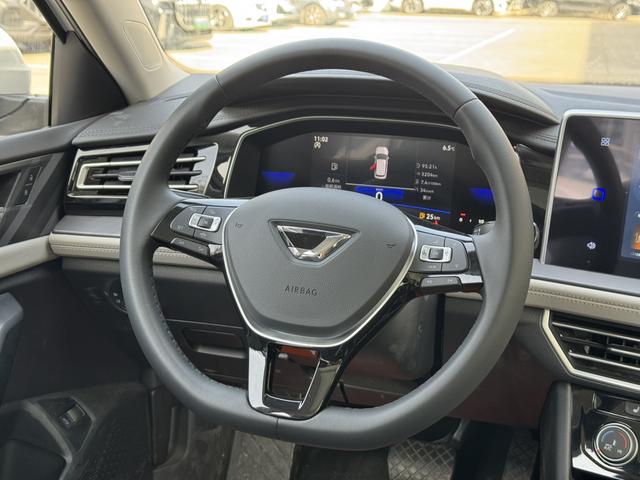 Jetta VA7 2025 car image #8