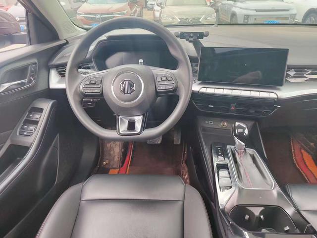 5 2021 immagine di auto #8