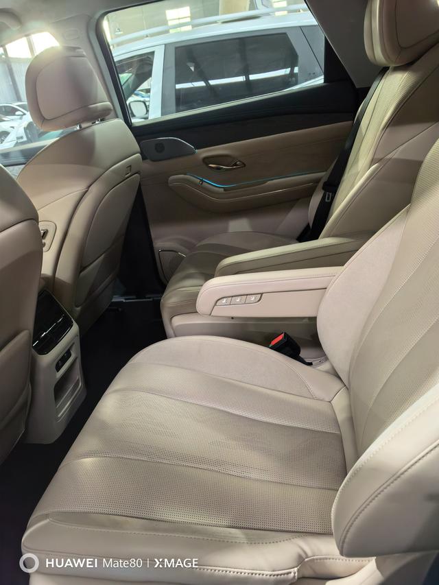 Jetour 2025 car image #8