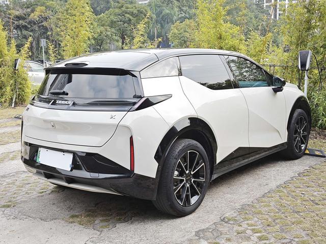 Zeekr X 2023 car image #8