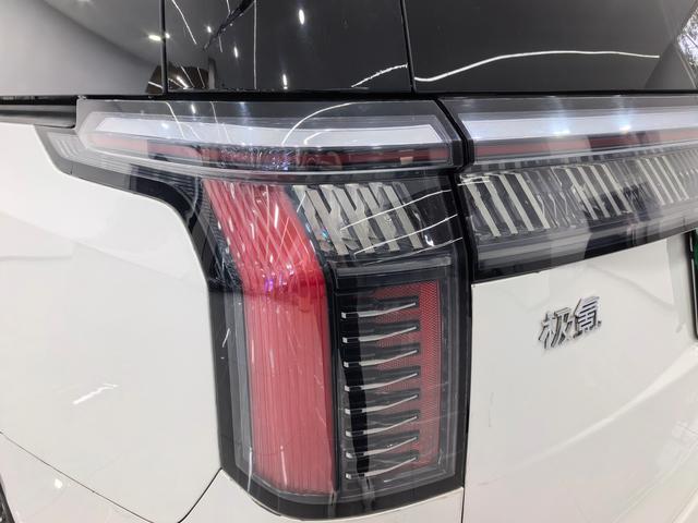 Zeekr 2023 car image #8