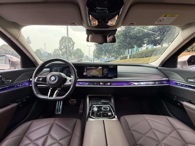BMW 7 Series 2023 #8 BMW 7 Series 2023 car image #8