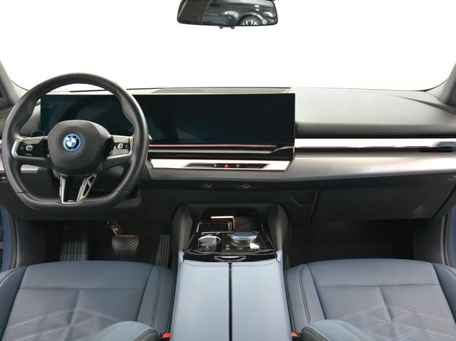 BMW i5 2024 car image #8