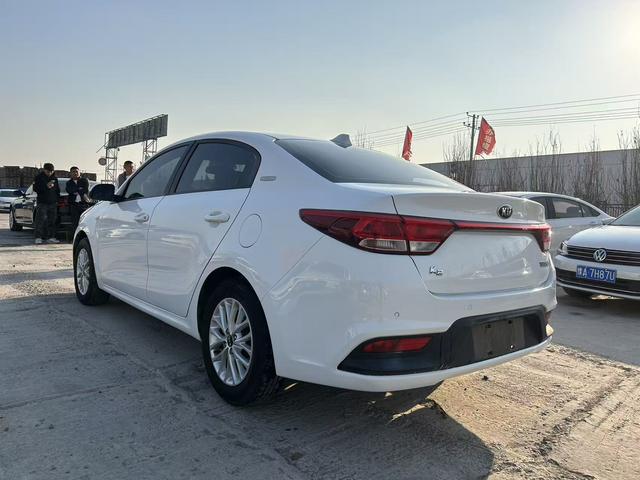 Kia K2 2018 car image #8