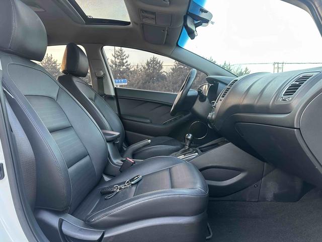 Kia K3 2016 car image #8