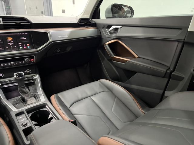 Audi Q3 2022 car image #8
