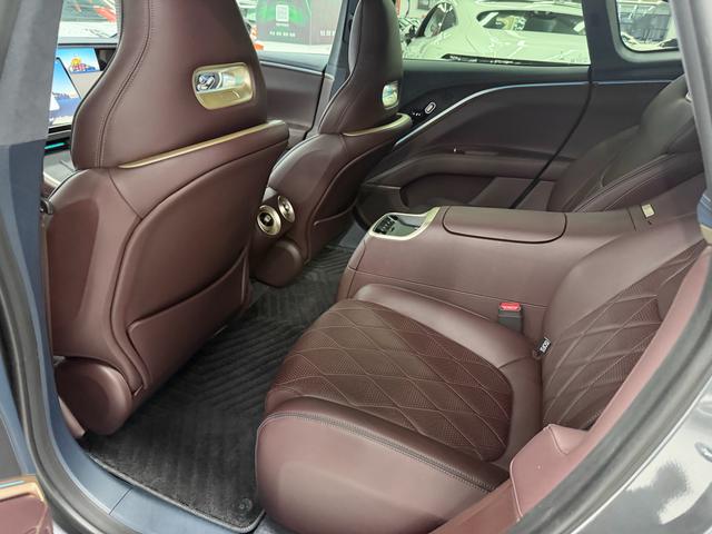 Avatr 11 2024 car image #8