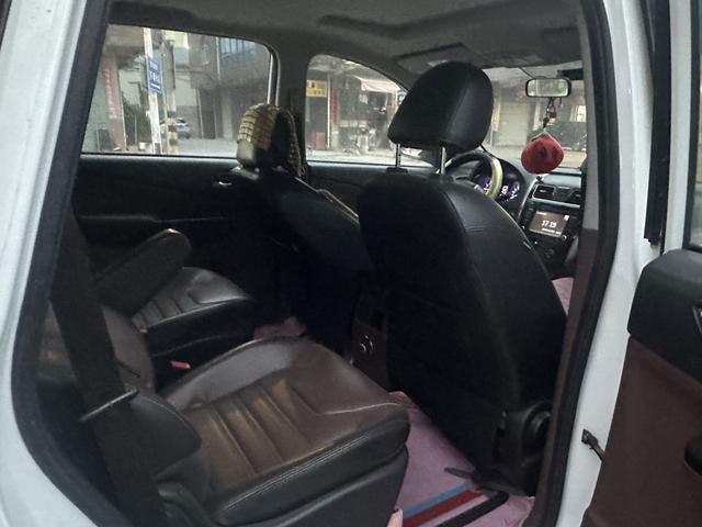 Forthing SX6 2016 car image #8