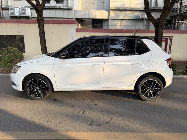 Skoda Fabia 2016 #8 Skoda Fabia 2016 car image #8