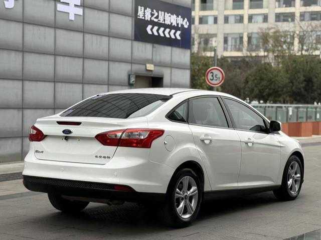 Ford Focus 2014 #8 Ford Focus 2014 car image #8